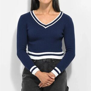 ETHOS Clothier Classic Blue and White V-Neck Sweater - Size Large
